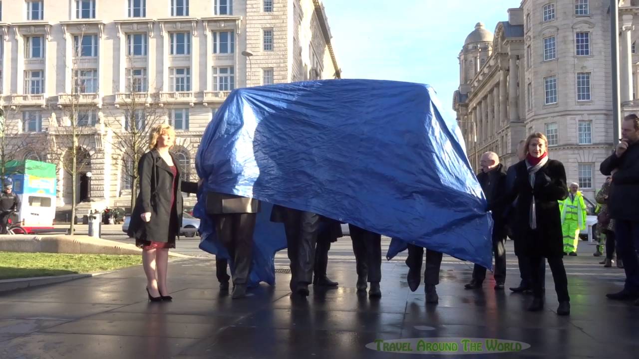 Unveiling of the Beatles Statue, Liverpool - Travel Extra