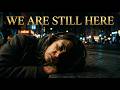 الأغنية التي لم يستطع أحد تمالك دموعه أمامها ما زلنا هنا We Re Still Here مترجمة 4K 