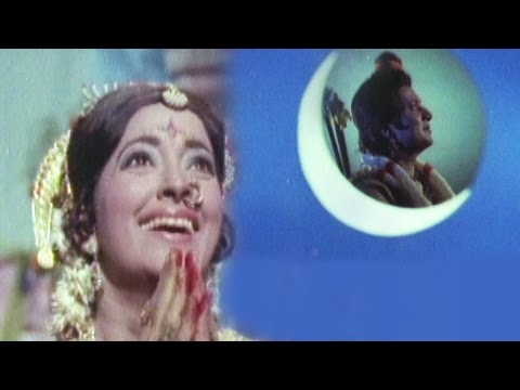 Kah De To Laaj Ka Aanchal - கஹ தே தோ லாஜ கா ஆங்சல Music Video Thumbnail in Tamil