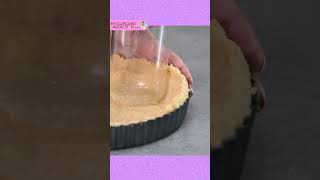 How to compact your Cookie Pie Crust - My Cupcake Addiction Quick Baking Tips