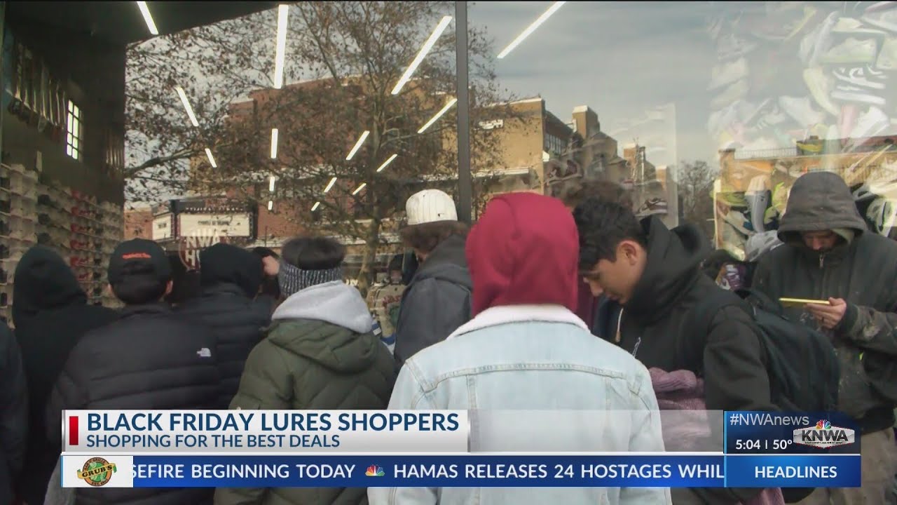 Black Friday deals encourage people to shop in stores and online this ...