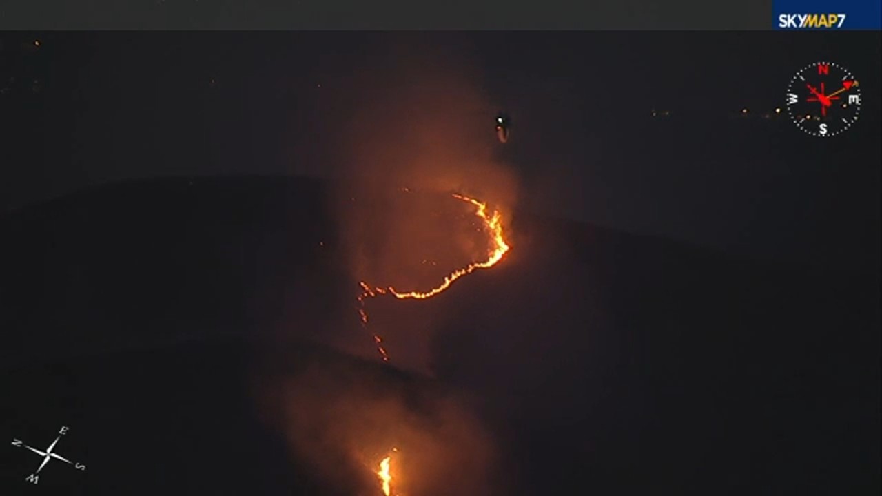 Crews battle brush fire in Chino Hills near Diamond Bar - YouTube