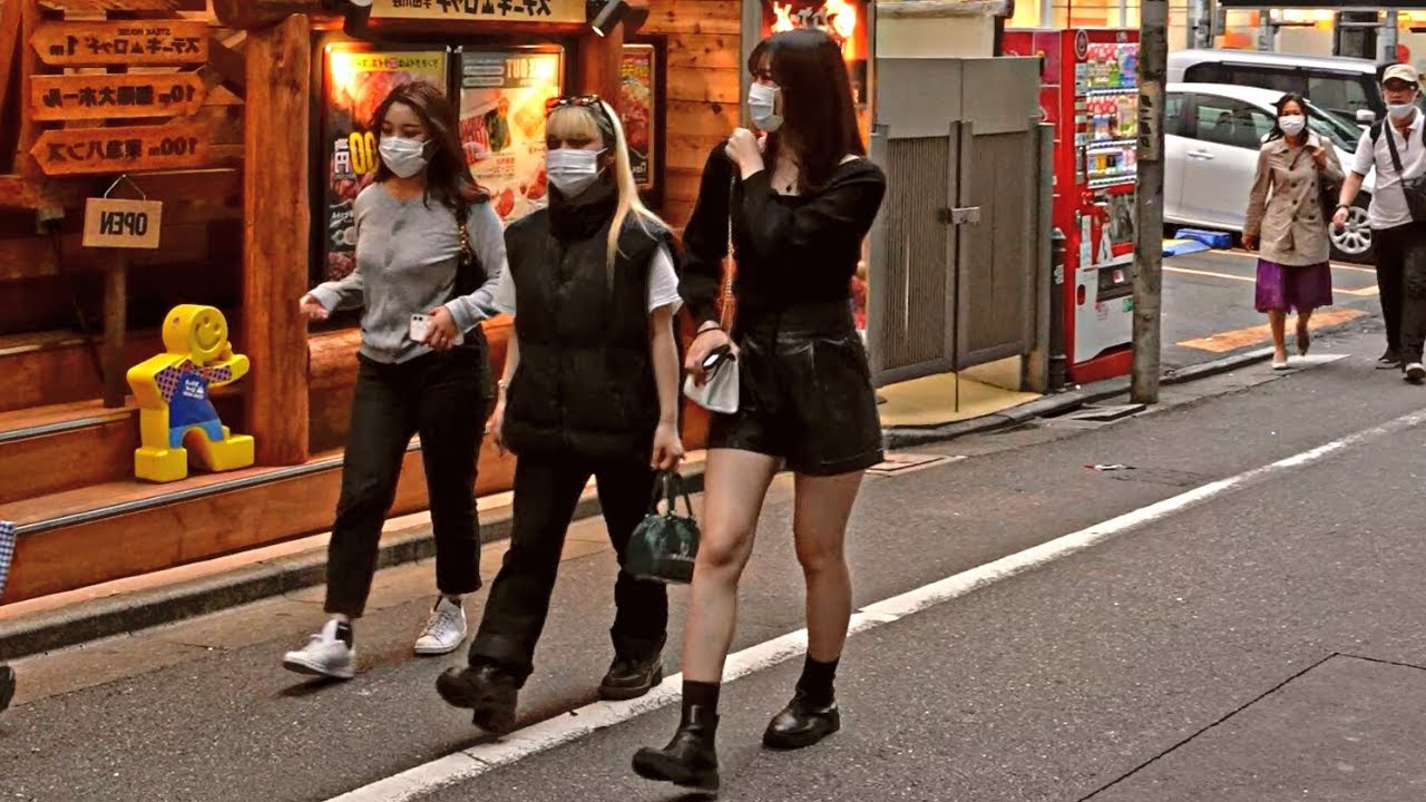 A Sunday Night From Tokyo's Girls Town To Tokyo red-light