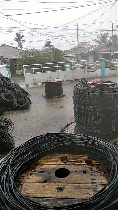 kantor pln persero banjir hujan