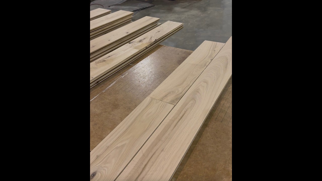 1x5 Natural Red Oak End Matched Nickel Gap