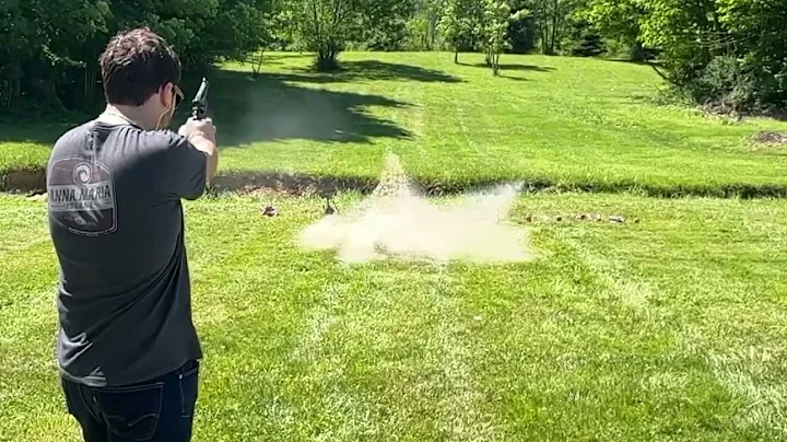 .44 Magnum vs 2 Liter Slow-Mo Smith & Wesson - Model 29 Classic
