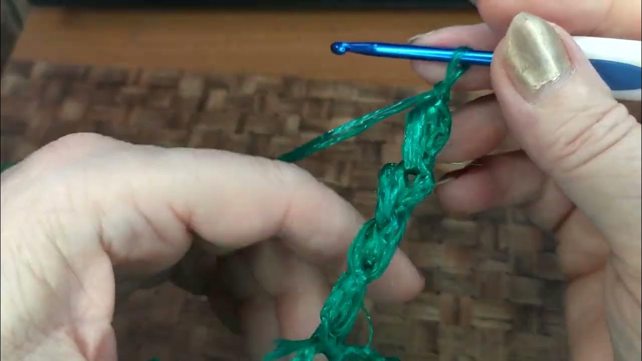 Как связать ручку крючком гусеничка. Ручки для мочалки крючком. ручки для мочалки крючком гусеничка. мочалка с ручками. ручки для мочалок связанных крючком.