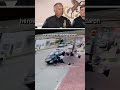 Personas unieron fuerzas para levantar un automóvil y rescatar a una ciclista | TELEMUNDO 40