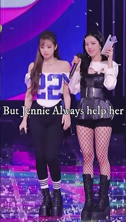 Jisoo unnie💗 Always being LeFt ALoNe 😔😔 ...But Jennie unnie Always Help her😘