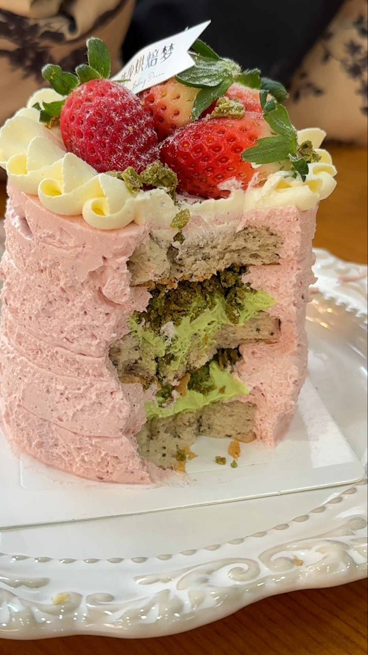 Pistachio Strawberry Cake I am a cake maker ins cake cake making strawberry season desserts #shorts