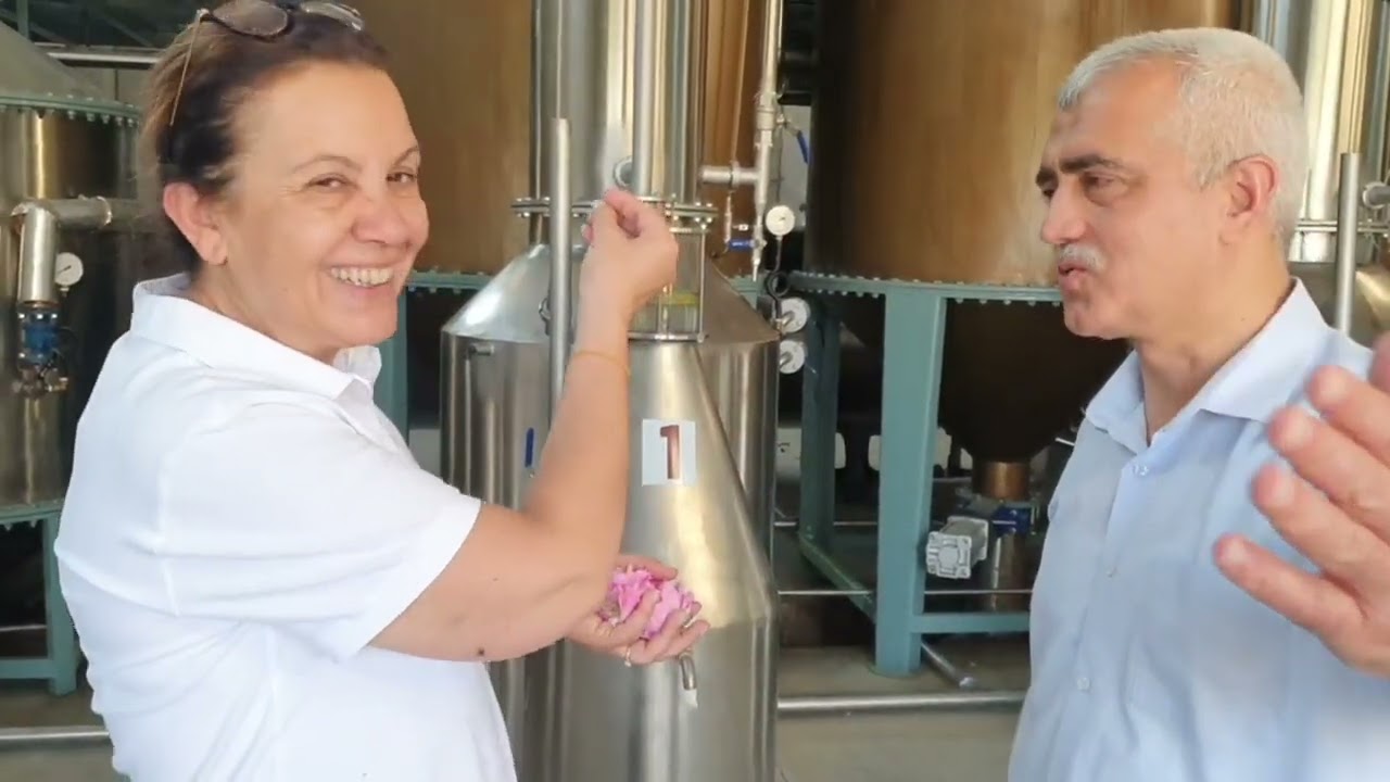 Burdur Yeşilova Harmanlı Köyü'nde bulunan gül çiftliği ve Polyetta gül yağı fabrikası ziyaretim!