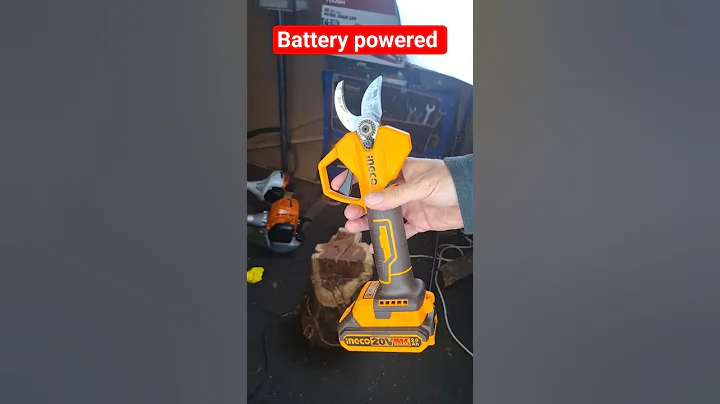 How to turn on ingco 20v battery powered pruning shears. #michaelstoolbench #ingco #pruningshears