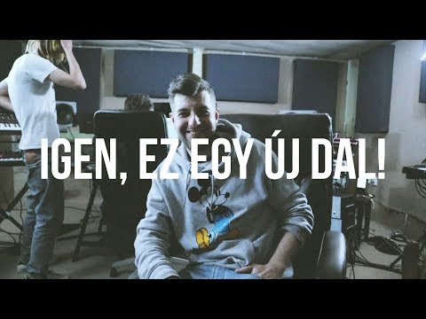Közben a fiúk a bányában dolgoznak...