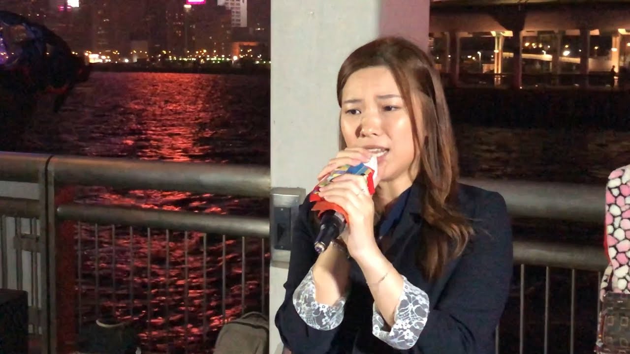 小小雪(首次登場) (2019-3-2) 中環9號碼頭 唱 “ 月半小夜曲 + 新不了情 + 儍女 + 喜歡你 + 飄雪 + Bad Boy + 容易受傷的女人 ”@ 旺角羅文歌舞團