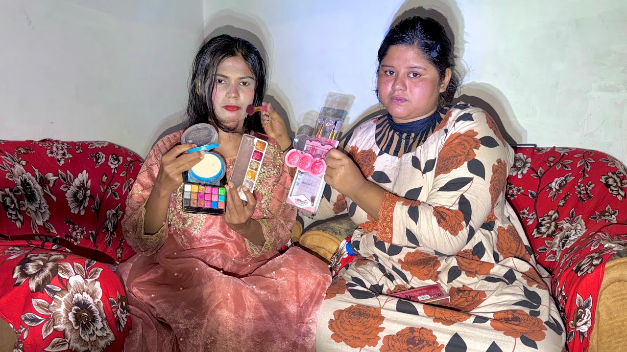 ASMR Doing My Makeup 💄 With My Friend 👩🏼