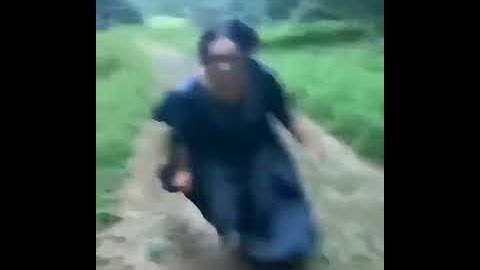 Bruja Ataca A Personas En El Bosque