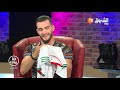 مقدم برنامج مابيناتنا يهدي قميص منتخب الجزائر للفنان المغربي زهير بهاوي مقدم برنامج مابيناتنا يهدي قميص منتخب الجزائر للفنان المغربي زهير بهاوي