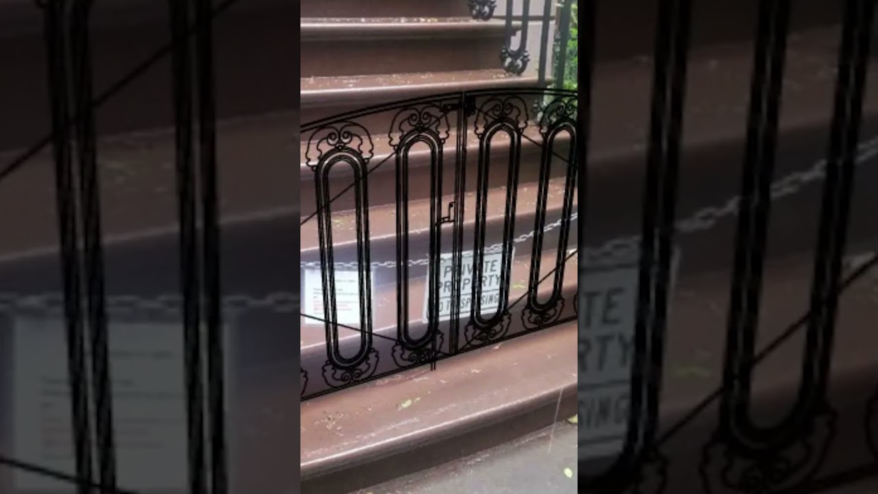 After 20 years of fans, the owner of Carrie Bradshaw’s apartment in Sex and the City has had enough.