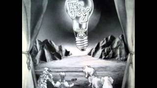 Fly - Die Fahrt mit dem gläsernen Ballon (1976) Full album
A1 Introduktion 5:57
A2 Turm der kleinen Elefanten 5:26
A3 Die Maus reist in dem gläsernen Ballon 7:20
A4 ...von der Marzipanprinzessin 3:22
B1 Echos 8:07
B2 Carnival 5:50
B3 Frühlingsreise 5:37
B4 Christa D. / Fieberkurve eines Staatsexamens 5:35 Fly - Die Fahrt mit dem gläsernen Ballon (1976) Full album