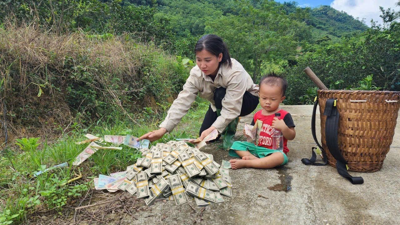 Мать-одиночка неожиданно находит крупную сумму денег по дороге домой с работы