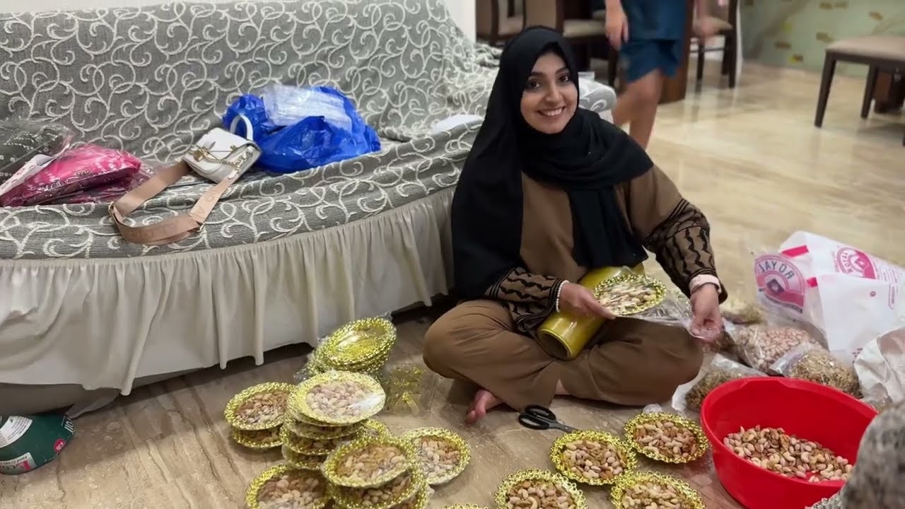 Eid e miladun Nabi (SAW) preparation day1 | aj mom k sath shopping par nikle hum crowford market