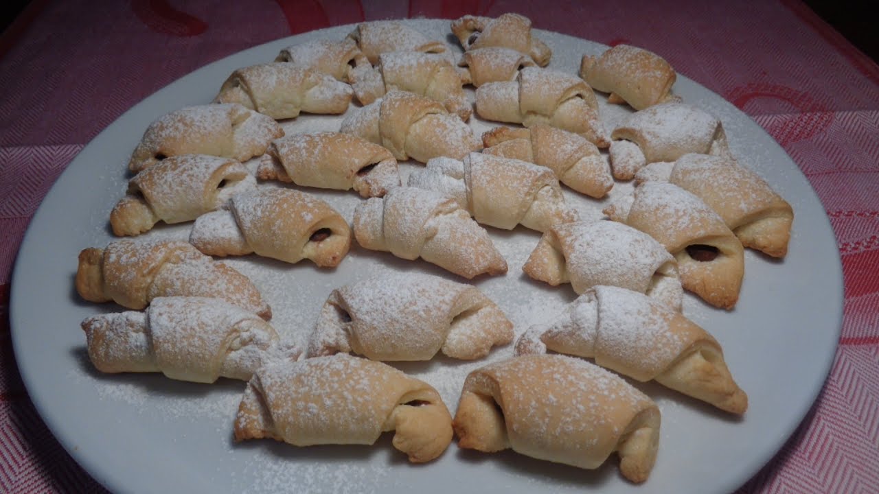 Cornetti Allo Yogurt Farciti Alla Nutella Ricetta Facilissima Youtube