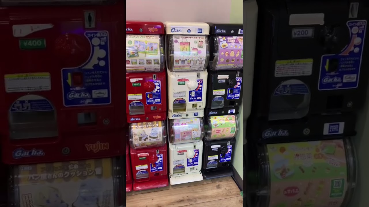 Robot Toy Vending Machine Gacha Gashapon 