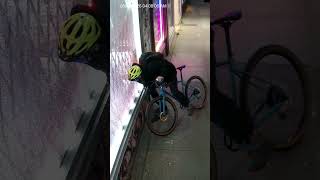 CAUGHT ON CAMERA: CALSTREETS VANCOUVER WINDOW BREAK-IN ATTEMPT | SECURITY FOOTAGE