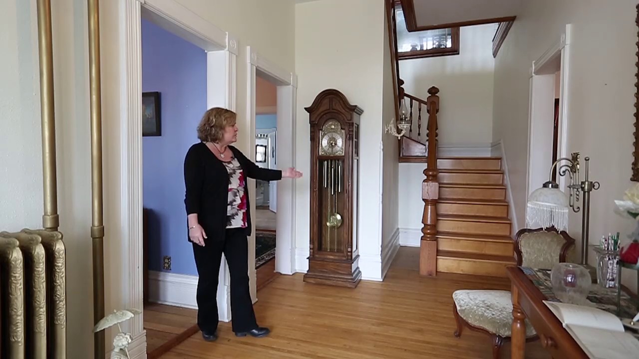 Main Entry 115 E Butternut Ave Luck, WI 54853