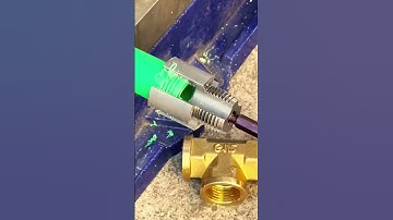 Smart tool for making threads on pipes #shorts