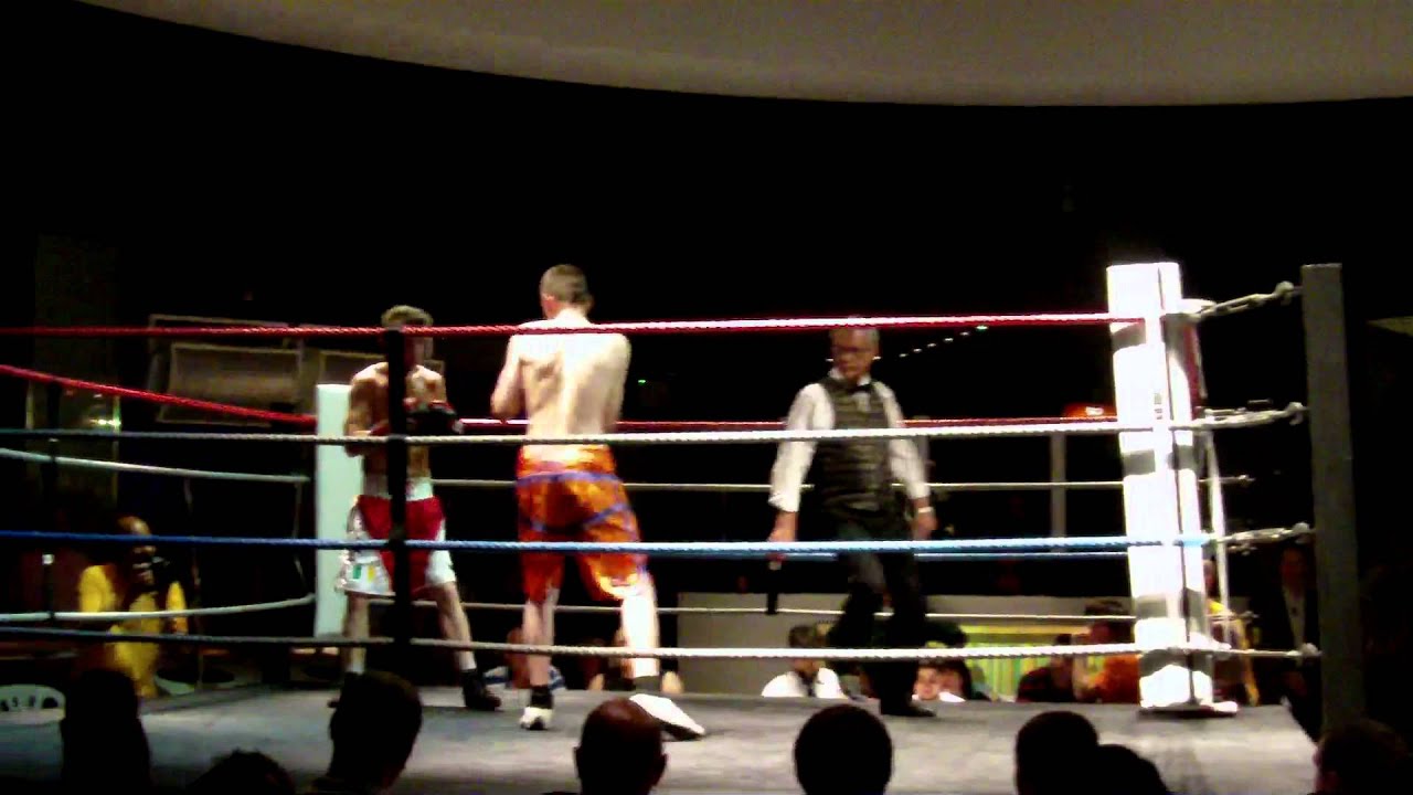 Jimmy Riley Boxing JIMMY RILEY ROUND 1 KENT - YouTube