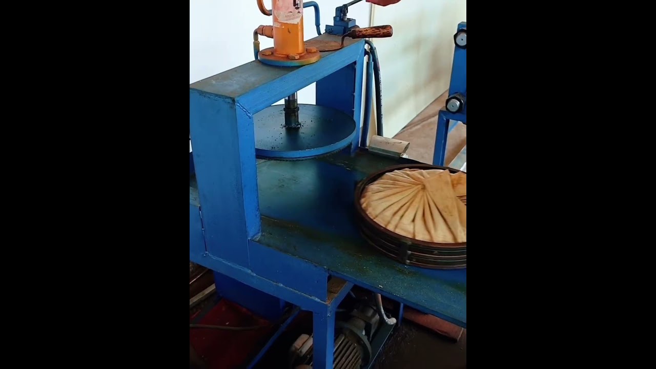 Ancient Chinese oil extraction method! ☝️Click the link above to watch!