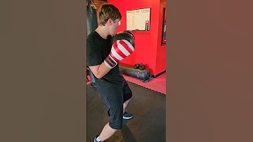 Med Ball Boxing work! SHOULDERS AND CORE! #boxing #training #gym #body