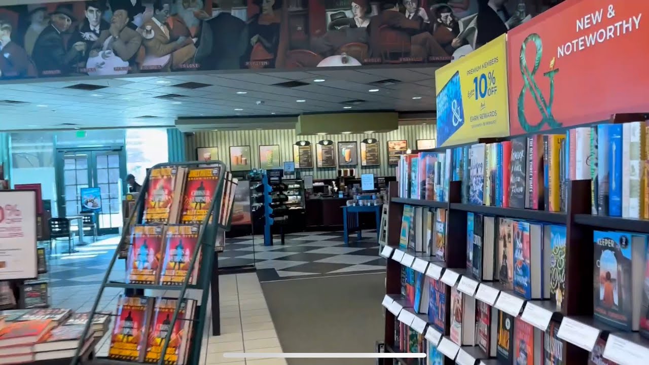 Solo date #1: Barnes and Noble with Coffee