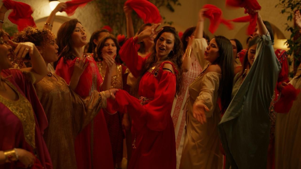 Chirine Lajmi - KI TCHOUFNI M3A GHIREK | كي تشوفني مع غيرك (Official Music Video)