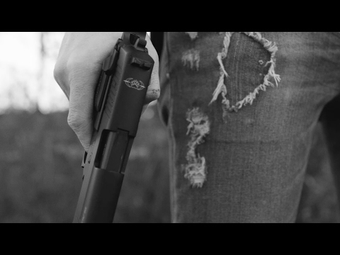 YouTube पर Andy The Core - Kill Somebody (Official Videoclip) [HD] देखें