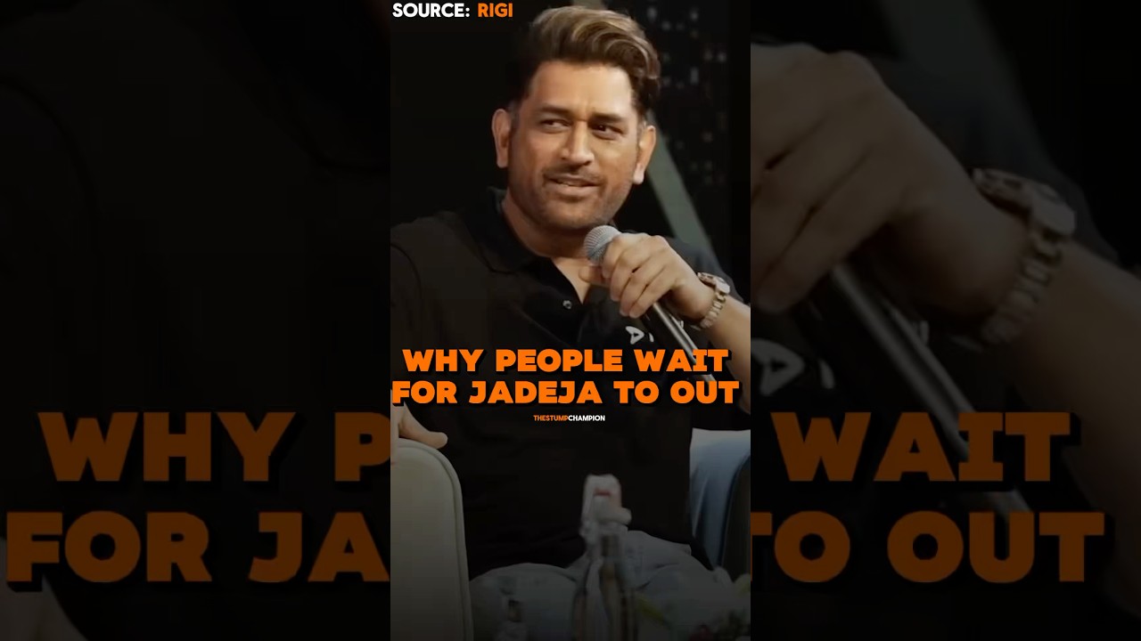 MS Dhoni hype on ground when comes out for bat 