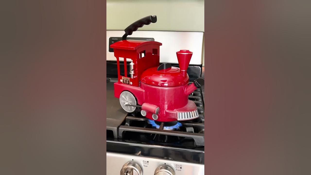 Vintage steam driven train kettle/pot. Kamenstein World of Motion - locomotive engine