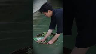 This is How They Cook Hot Pot Deep in the Mountains #recipe #usaviral #cooking #youtubeshorts #food