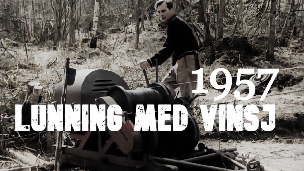 Arbeid i skogen - 1957. Lunning med vinsj (svart/kvitt).