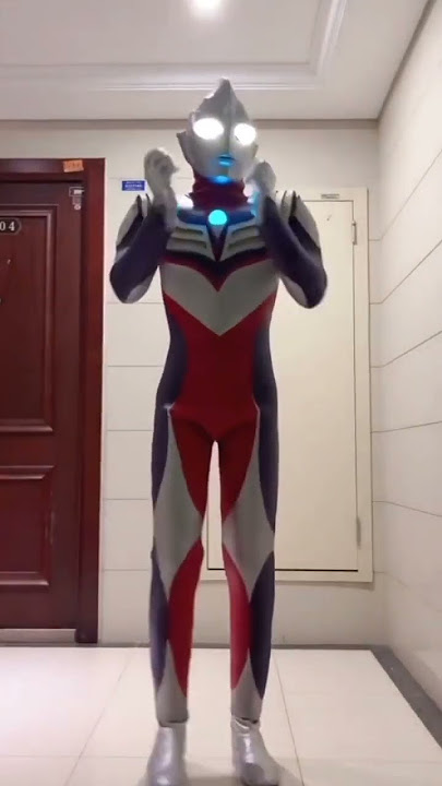 Ultraman lagi joget ngopi