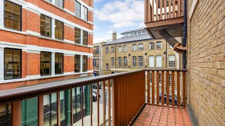 Robin takes you round a One-Bedroom Apartment in Shad Thames with Large Balcony and 24-hr Concierge