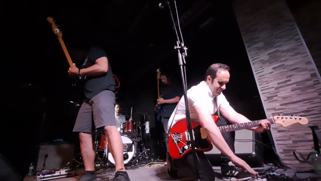 SURFLAMINGO en Monkey Man, Guadalajara.