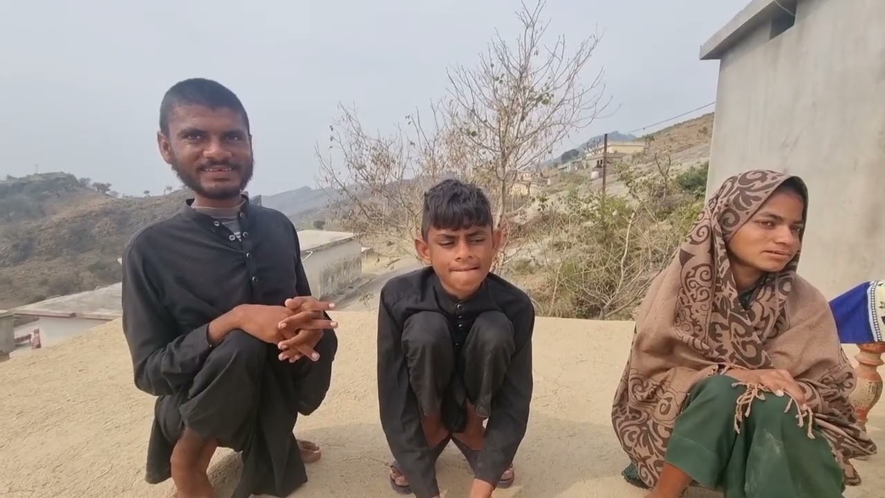 Ake he ghr k 4 bchy mazhoor .