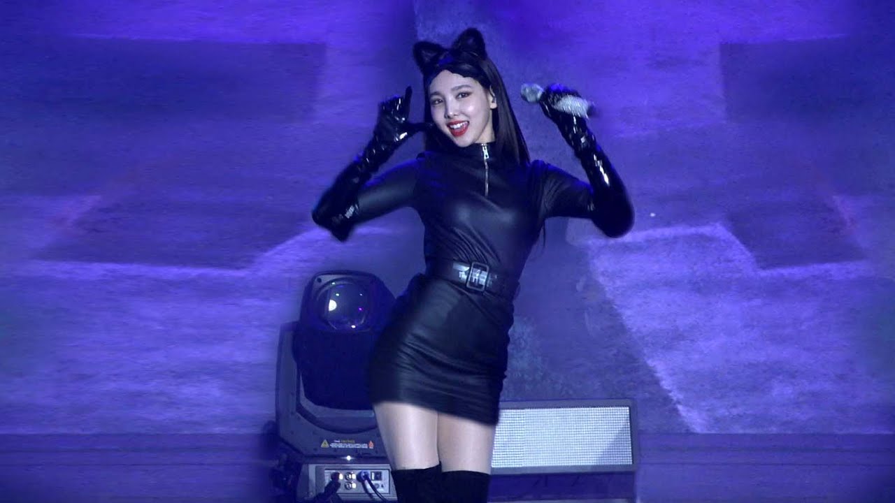 181028 LIKEY TWICE 나연(Nayeon) 직캠 - YouTube