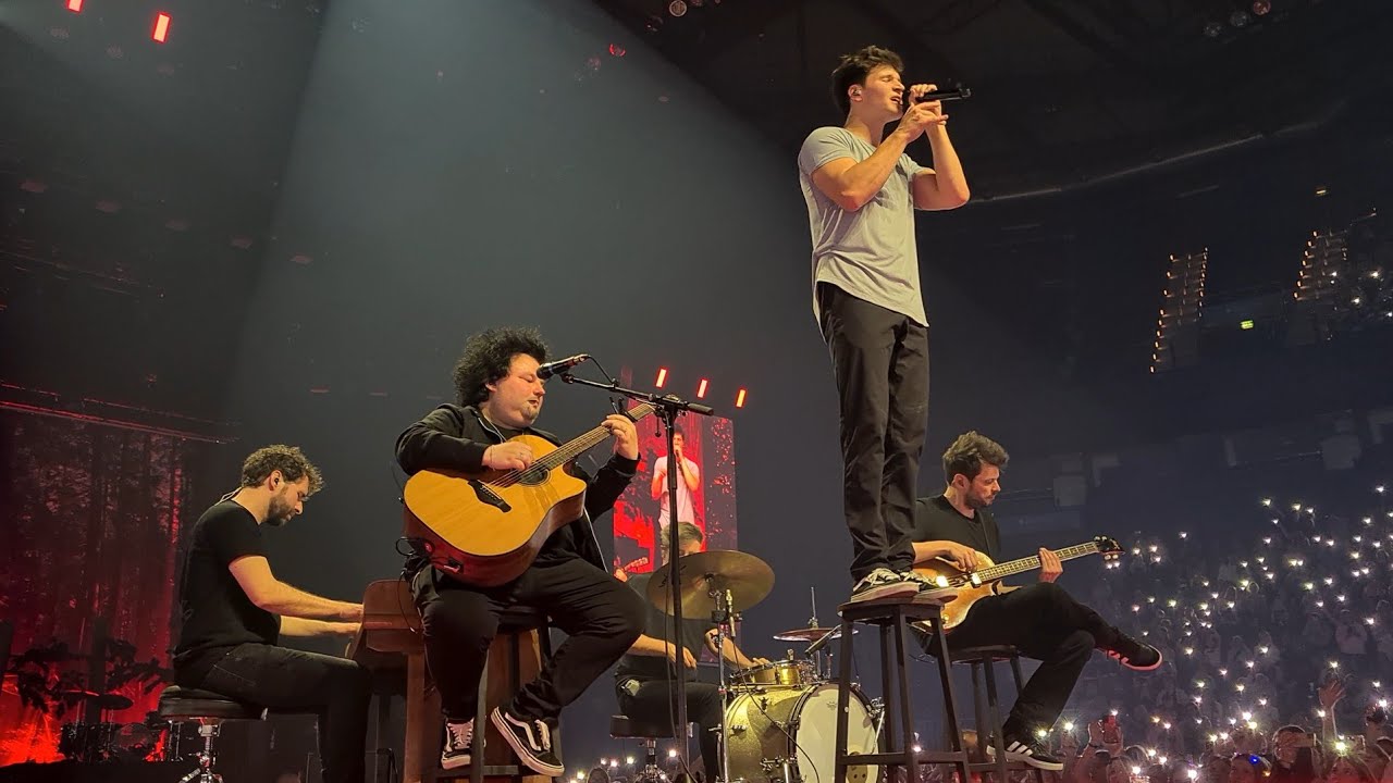 Wincent Weiss   Nur ein Herzschlag entfernt mit Lichtermeer 020623 in Hamburg