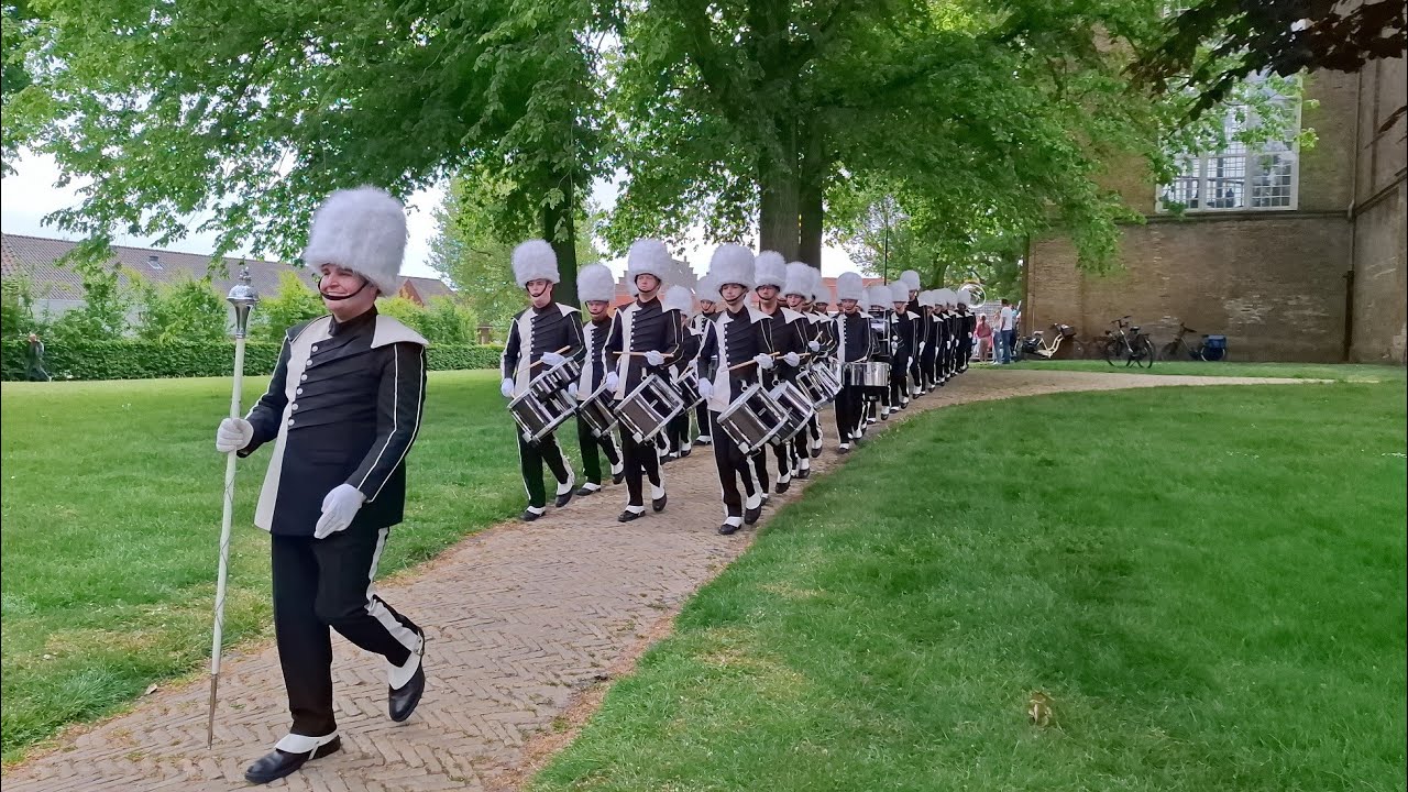 Advendo Sneek 2025 - Streetparade Harlingen