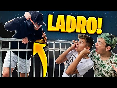 LADRO ENTRA IN CASA ALLE 4 DI NOTTE! 😱 *PAUROSO* | VILLA degli YOUTUBERS