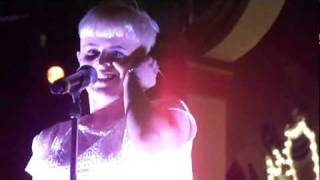 Robyn - Call Your Girlfriend (Live at Great America Gay Day