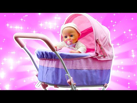 Che cosa piace alla bambola Annabelle? Video per bambini piccoli e giochi con bambolotti